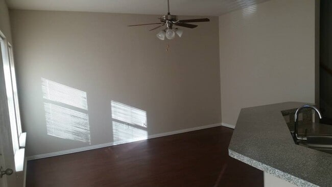 Building Photo - 312 Wrangler Ln