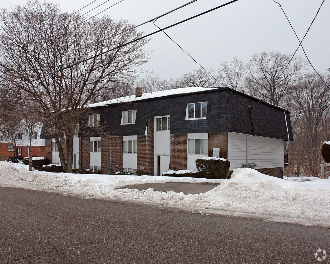 Primary Photo - 488-490 Zahn Dr