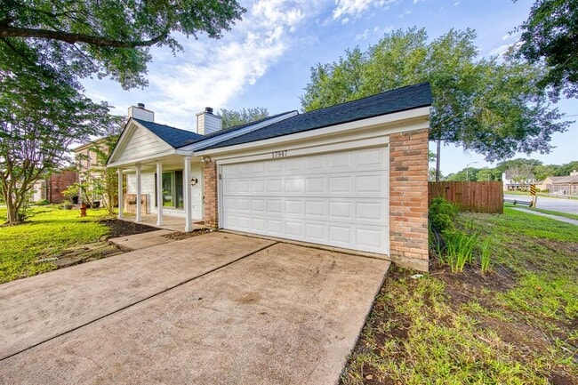 Building Photo - 17947 Glenledi Dr