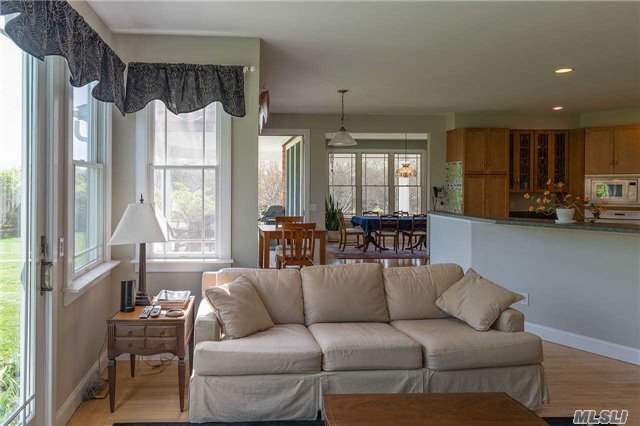 Foto del edificio - 1320 Harbor Ln