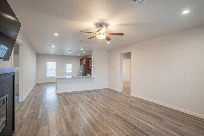 Foto del edificio - 4 Bed / 2 Bath in Broken Arrow!