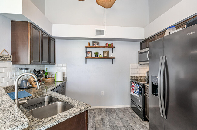 Building Photo - 7040 US-1
