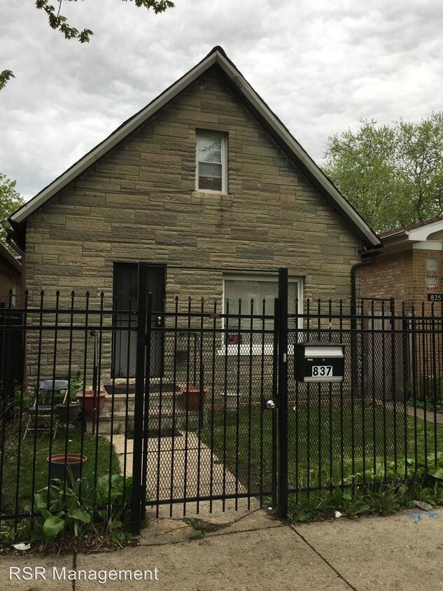 Primary Photo - 3 br, 1 bath House - 837 N. Homan Avenue