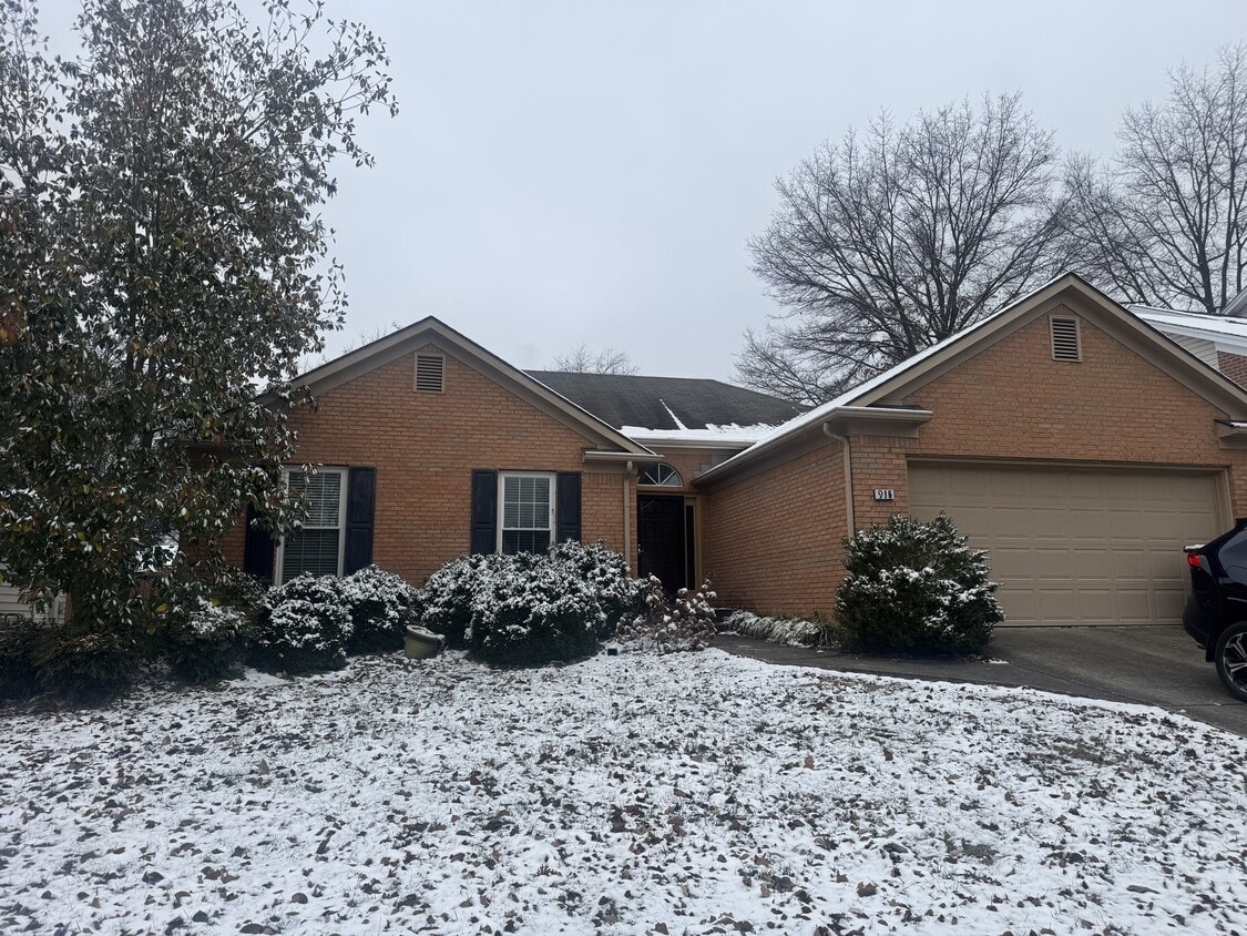 Foto principal - 916 Palomino Ln