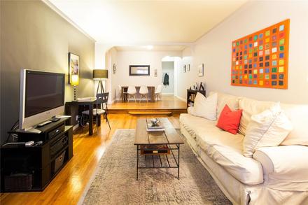 Building Photo - 305 W 52nd St