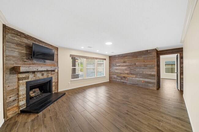 Foto del edificio - 2602 Cloverfield Ct