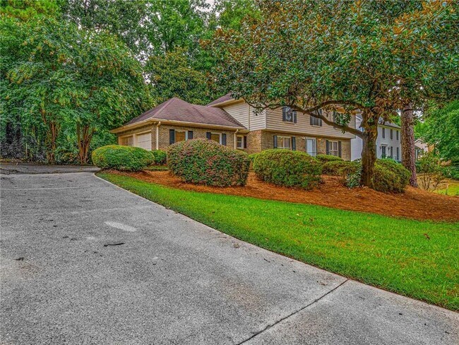 Building Photo - 3263 Turtle Lake Dr SE