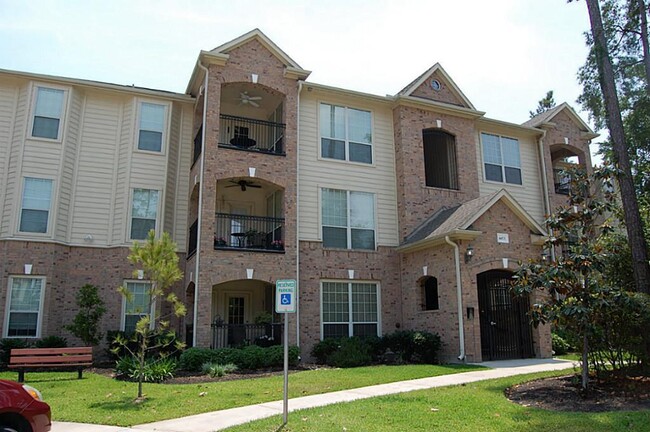 Foto del edificio - 6607 Lake Woodlands Dr