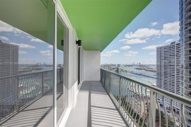 Foto del edificio - 1756 N Bayshore Dr