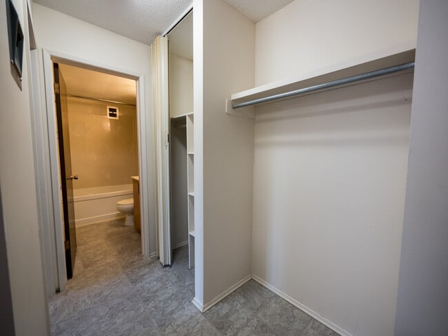 Building Photo - 5205 110 St NW