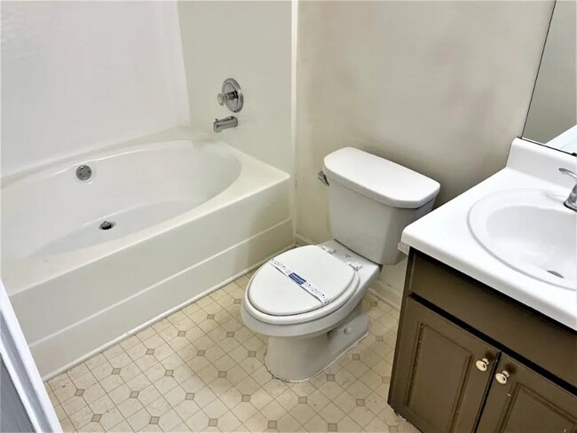 Foto del edificio - 2700 Cedar Trace Dr