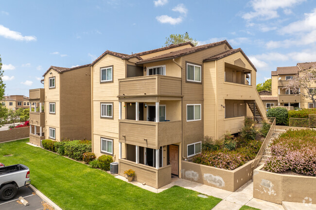 Building Photo - Stonemark at Los Morros