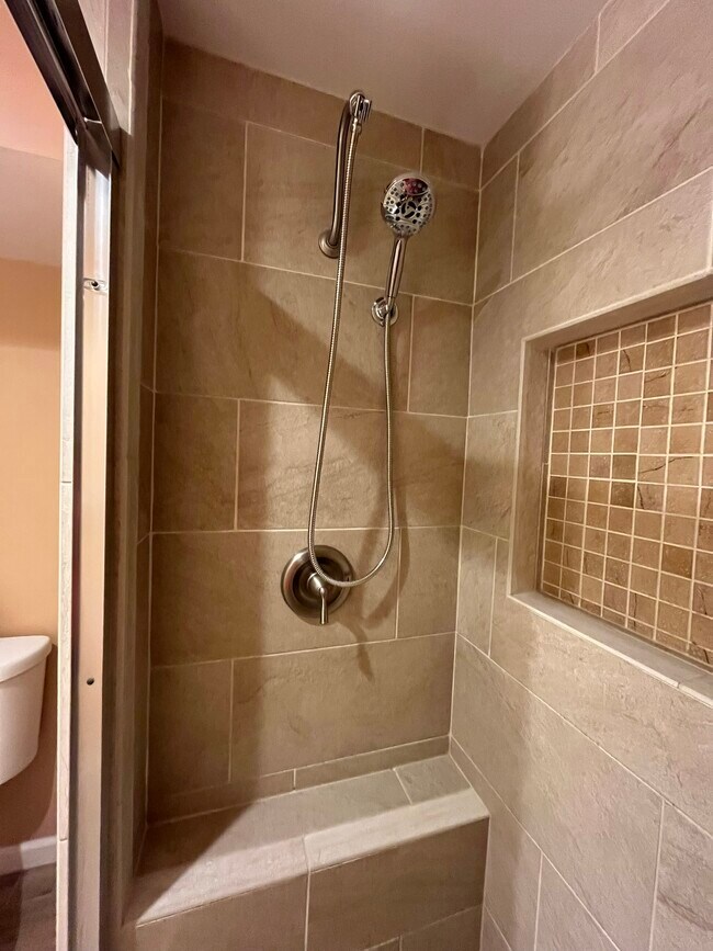 Foto del edificio - 1454 Heather Ridge Ct