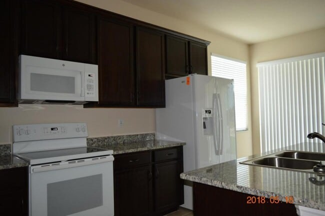Foto del edificio - 14506 Potterton Cir