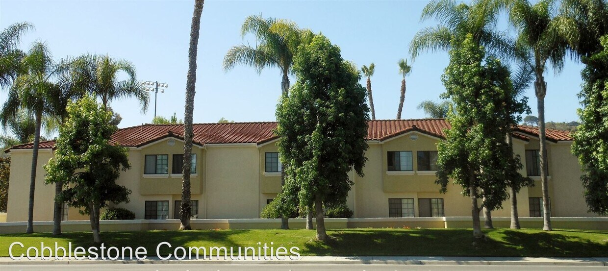 Primary Photo - 411 W Chase Ave