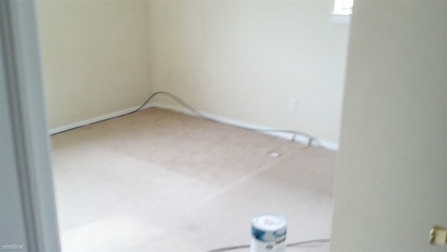 Building Photo - 5521 Bayberry Dr