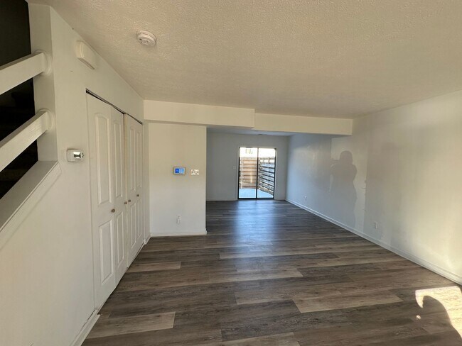 Foto del edificio - Country Place Townhomes - Off Lakeside Drive