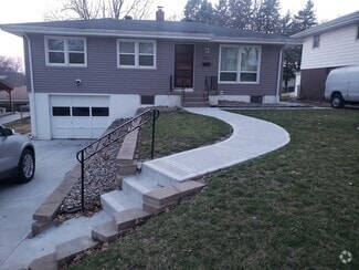 Building Photo - 2616 S 48th Ave
