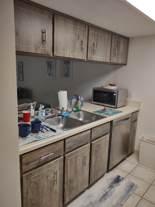 Foto del edificio - 21 Dondanville Rd