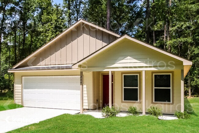 Building Photo - 204 Wild Oak
