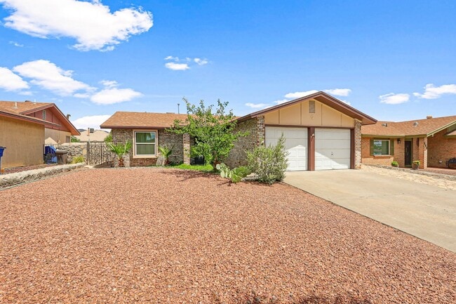 Building Photo - 724 Martha Gale Dr