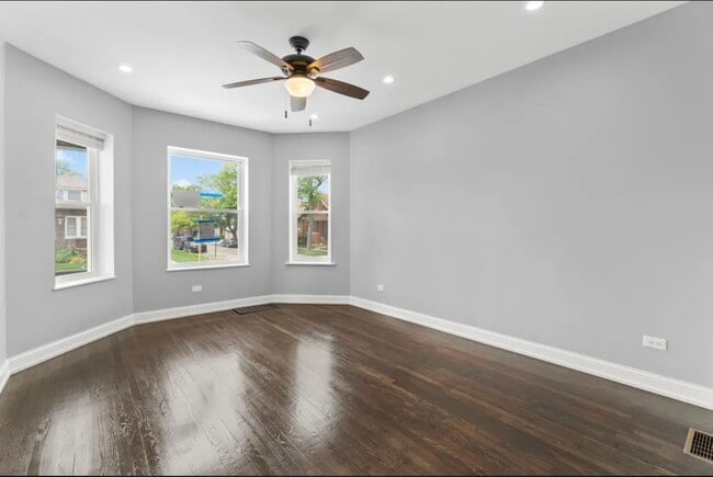 Building Photo - 1059 N Mayfield Ave