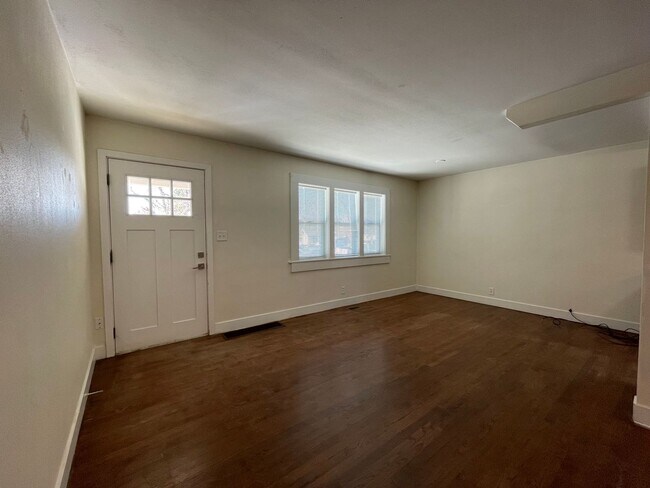 Foto del edificio - $0 DEPOSIT OPTION! 3 BED/2 BATH IN DELMAR PARKWAY