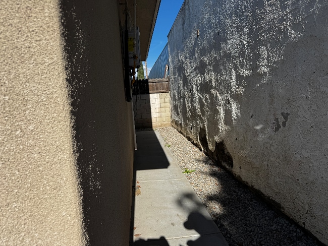 Foto del edificio - 282 E 2nd St