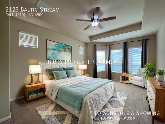 Building Photo - "Spacious 4-Bed Oasis with 3.5 Baths in Sa...