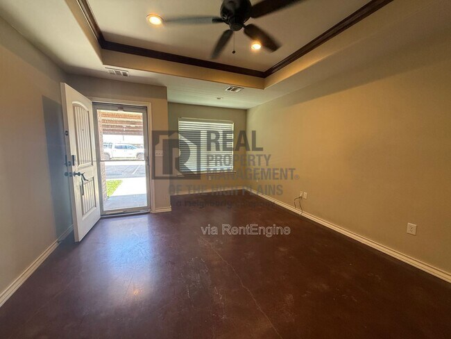 Building Photo - 13055 Raymond Rd