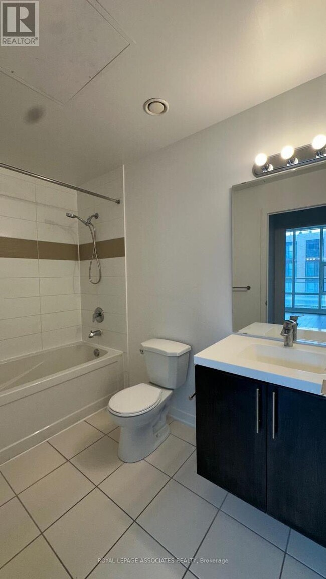 Building Photo - 85 Duke St W