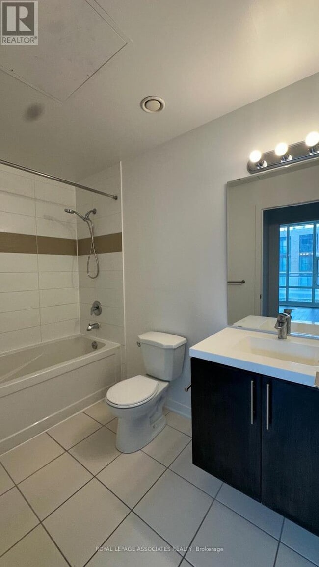 Photo du bâtiment - 85 Duke St W