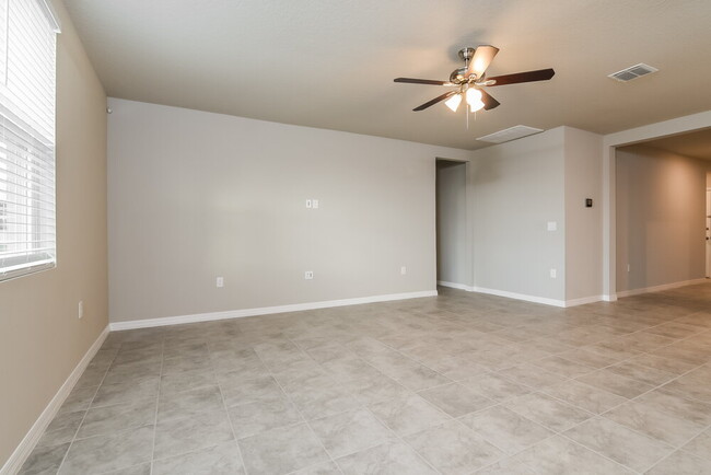 Building Photo - 5256 Sanders Oak Trl