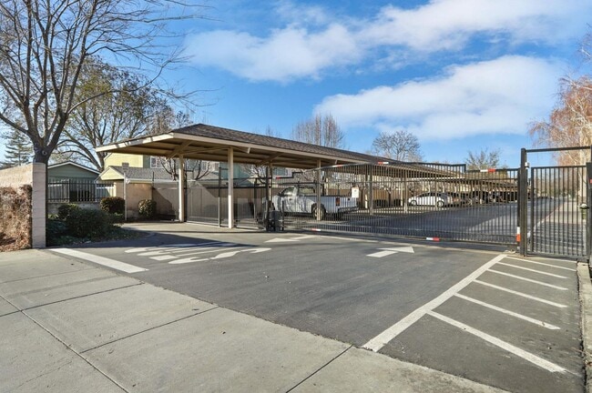 Gated Entry - 565 Peerless Way