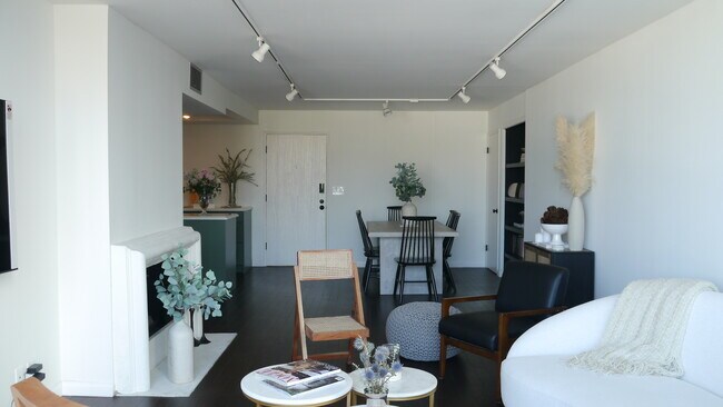 Building Photo - 1134 Alta Loma Rd