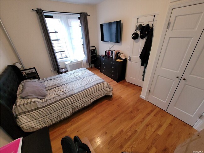 Foto del edificio - 43-07 42nd St