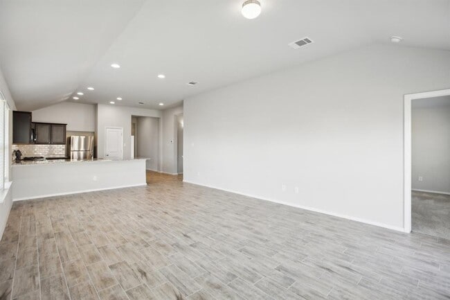 Building Photo - 124 Trailside Ln