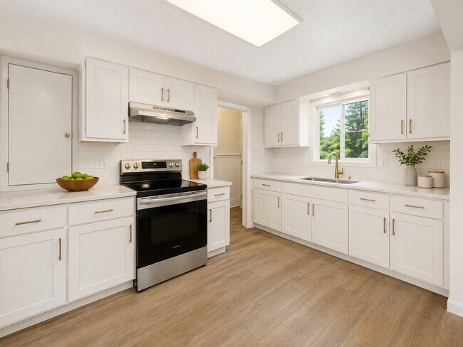 Building Photo - 3813 N Kercheval Dr