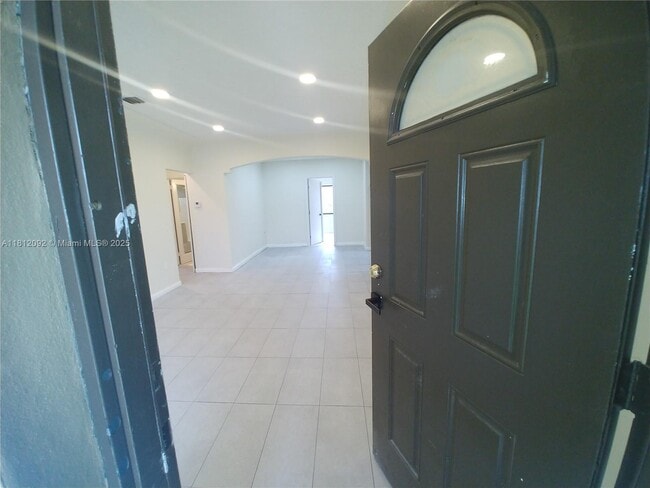 Foto del edificio - 940 NW 47th St