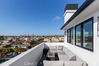 Building Photo - 314 Dahlia Pl