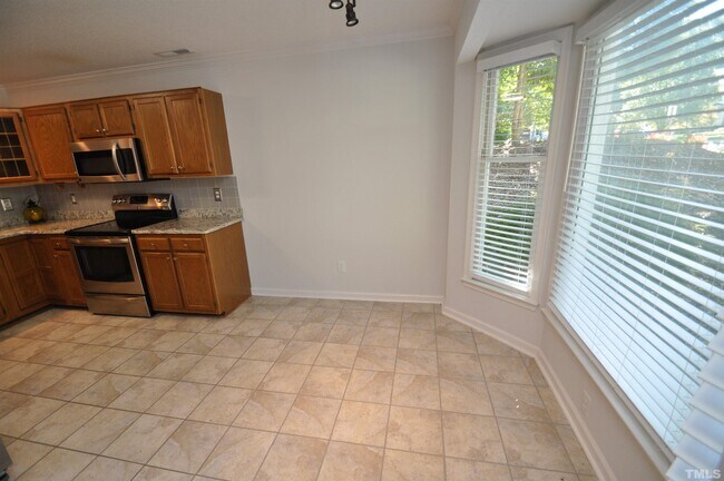 Building Photo - 240 Beechtree Dr