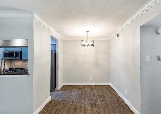 Foto del edificio - 5300 Keller Springs Rd