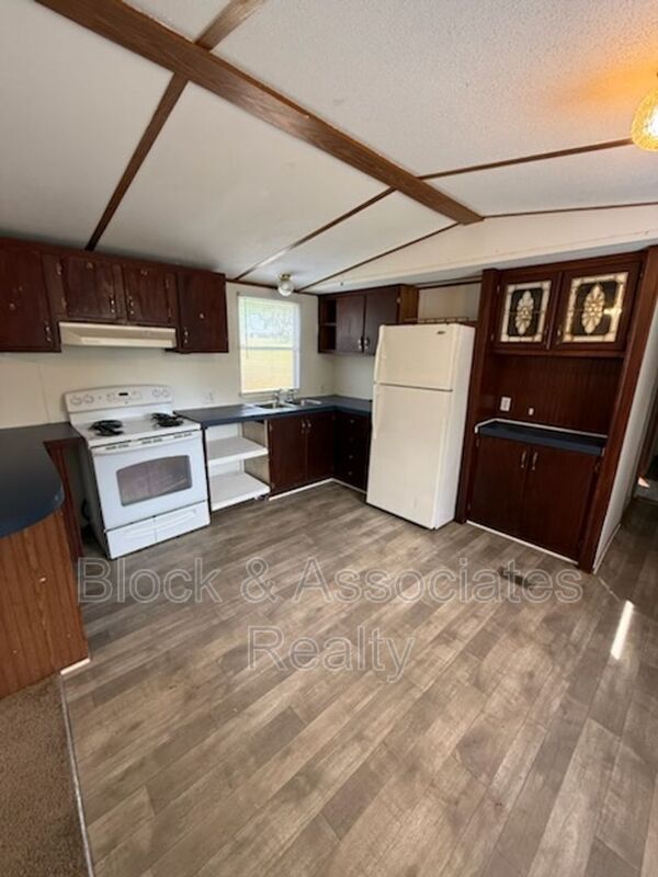 Foto del edificio - 1066 Worthville Rd