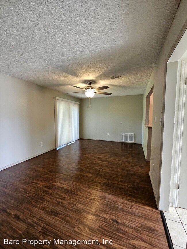 Foto del edificio - 3 br, 1 bath House - 1517 Willowcliff Court