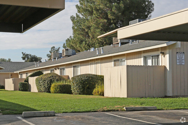 Building Photo - Villa Rosas