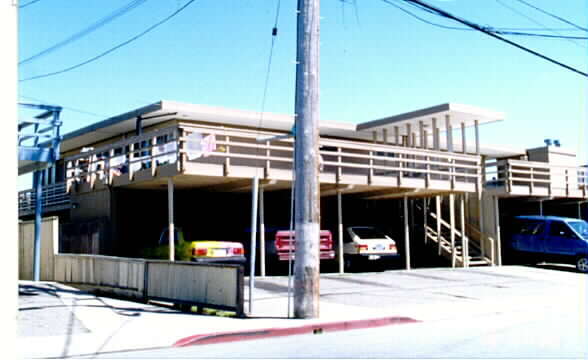 Building Photo - 516 Mayfair Ave