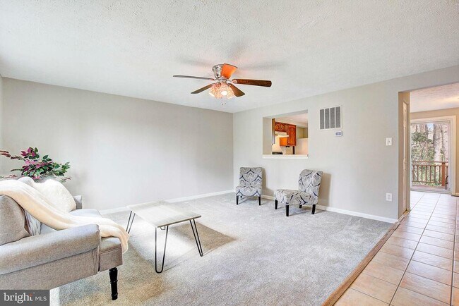 Foto del edificio - 2530 Log Mill Ct