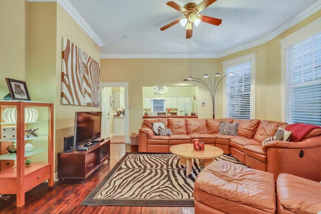 Building Photo - 524 E Duffy St