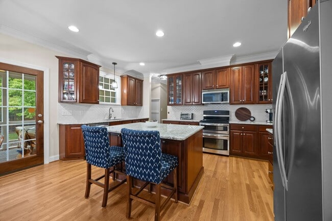 Building Photo - Spacious 4-Bedroom Home with Large Yard & ...