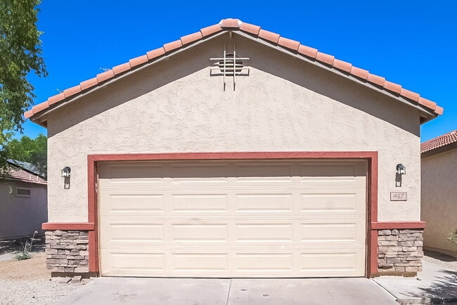 Building Photo - 947 S Tucana Ln